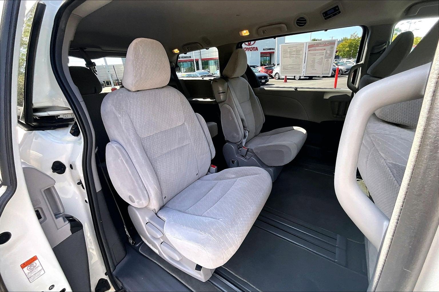 2019 Toyota Sienna LE