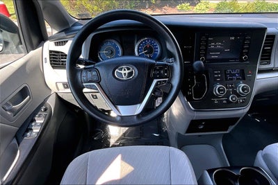 2019 Toyota Sienna LE