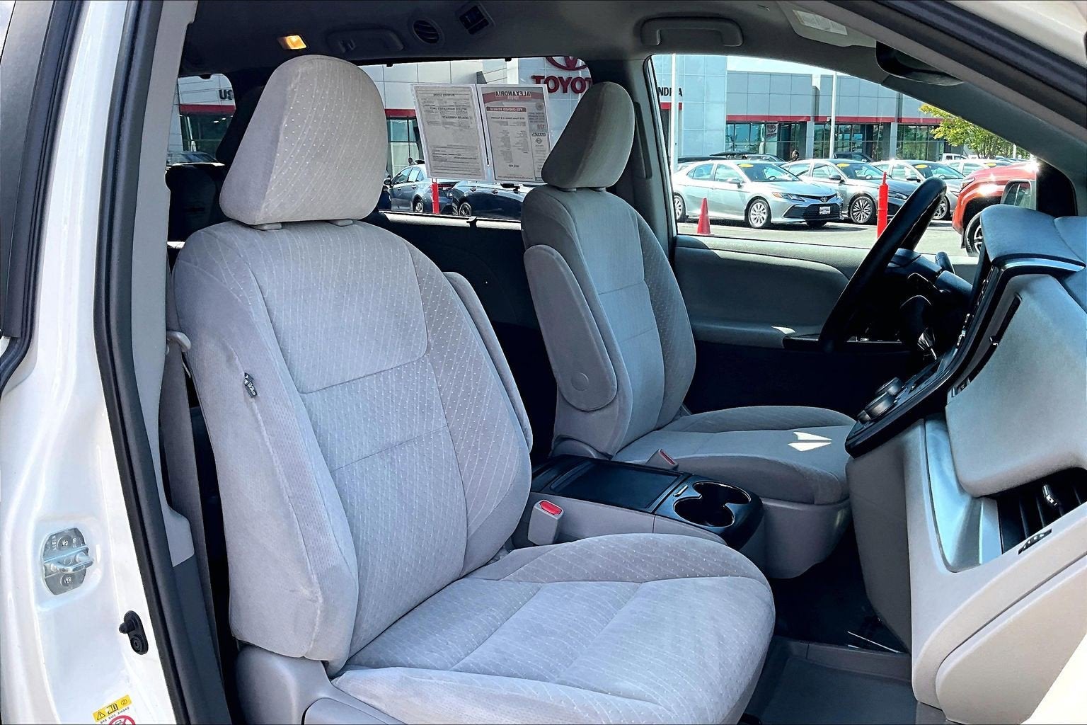 2019 Toyota Sienna LE