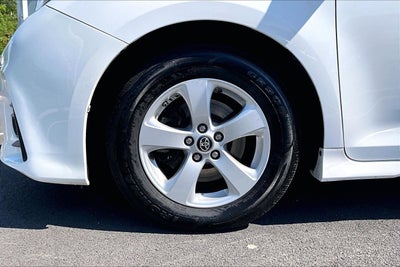 2019 Toyota Sienna LE