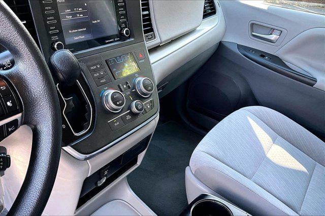 2019 Toyota Sienna LE