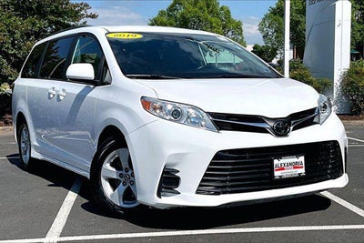 2019 Toyota Sienna LE