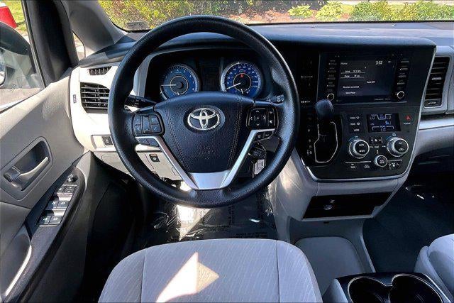 2019 Toyota Sienna LE