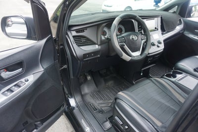 2017 Toyota Sienna SE