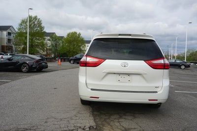 2015 Toyota Sienna XLE