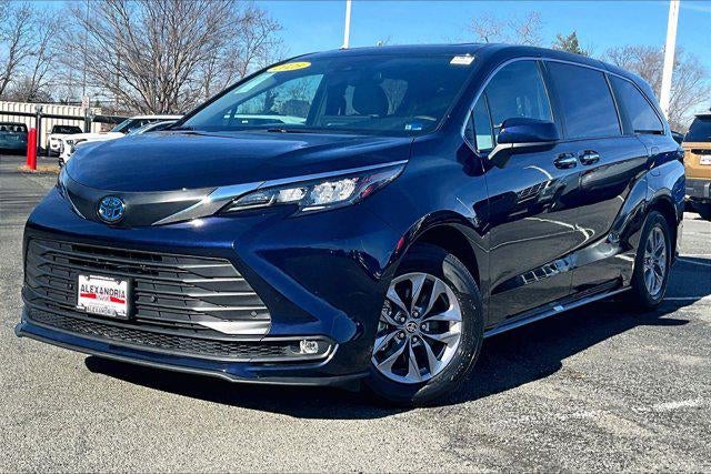 2025 Toyota Sienna XLE