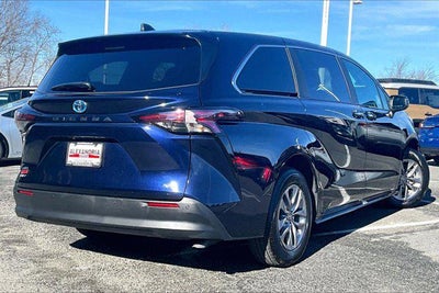 2025 Toyota Sienna XLE