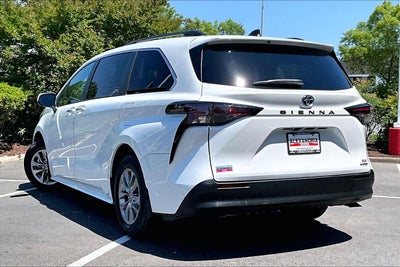 2023 Toyota Sienna XLE