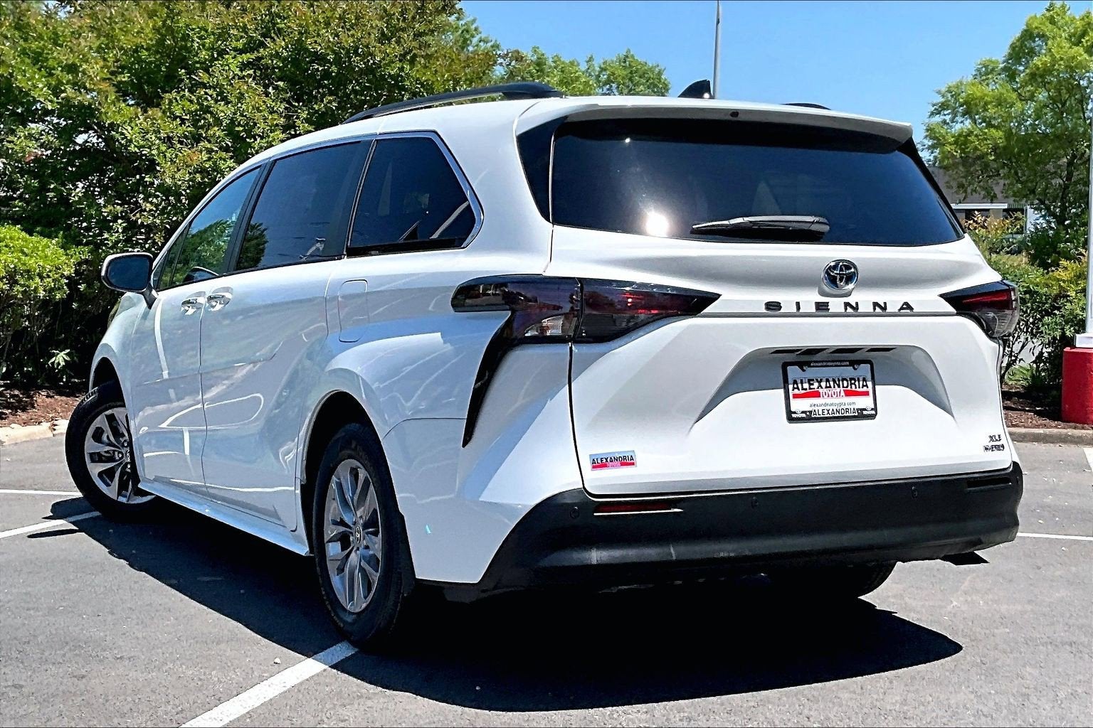 2023 Toyota Sienna XLE