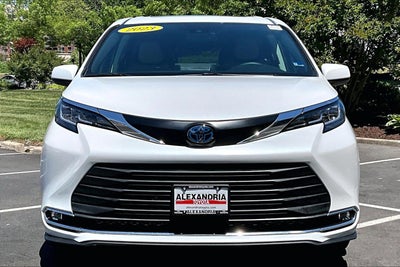 2023 Toyota Sienna XLE