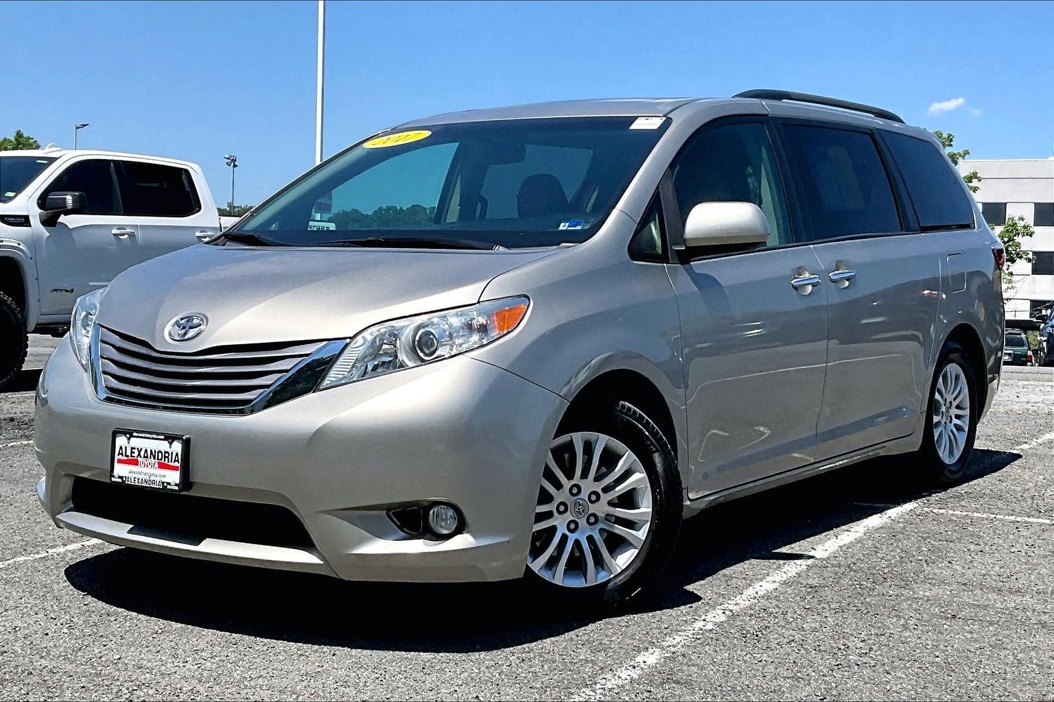 2017 Toyota Sienna XLE