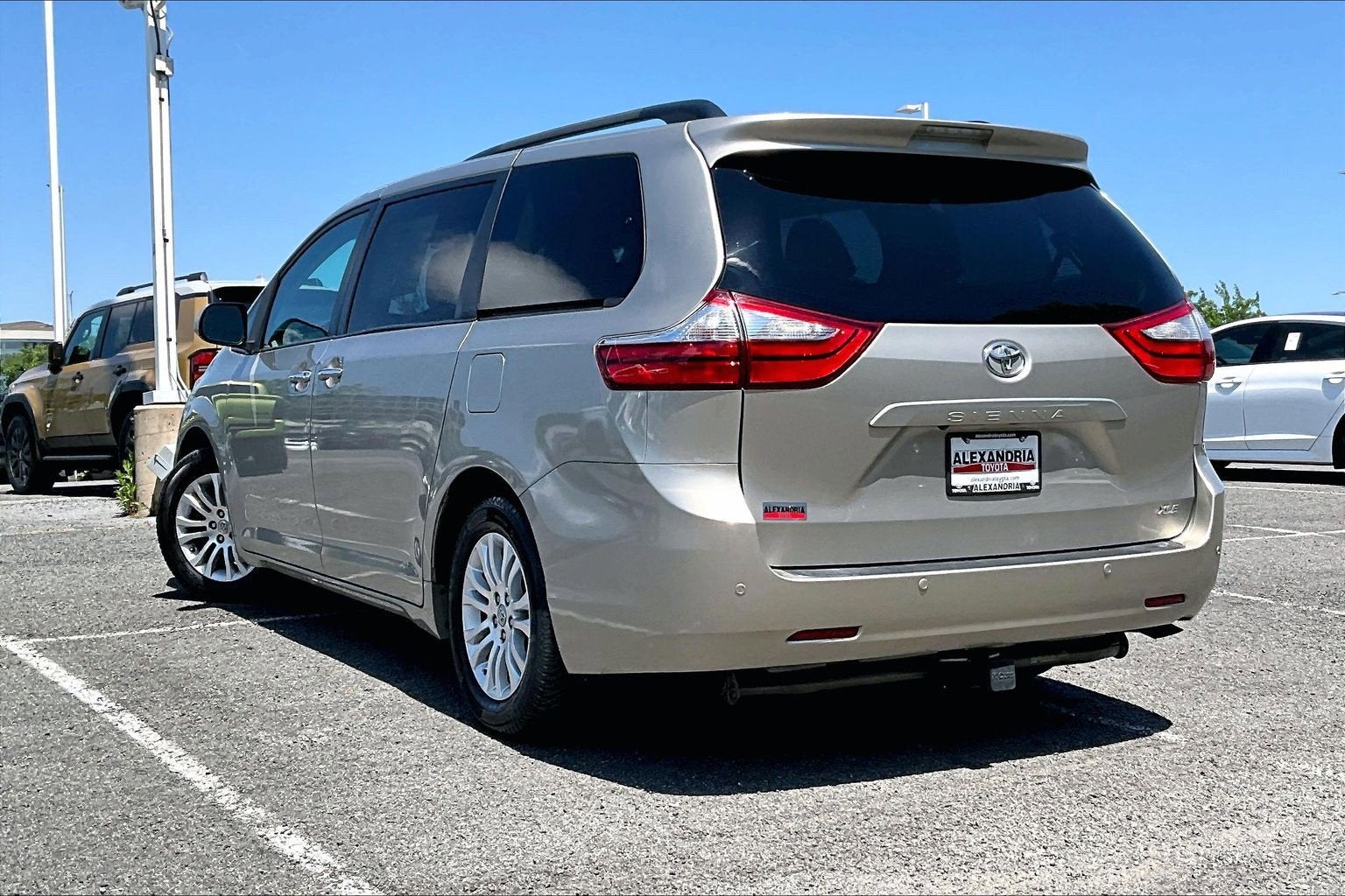2017 Toyota Sienna XLE