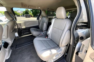 2017 Toyota Sienna XLE