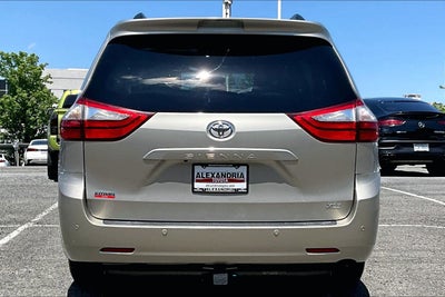 2017 Toyota Sienna XLE