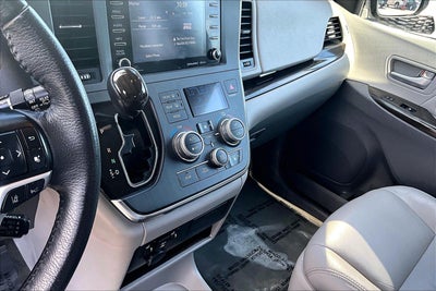 2018 Toyota Sienna XLE