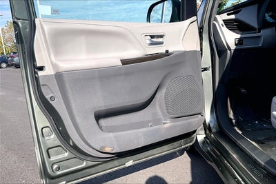 2018 Toyota Sienna XLE