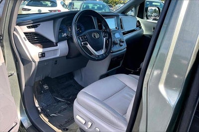 2018 Toyota Sienna XLE
