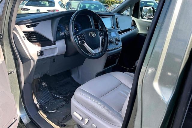 2018 Toyota Sienna XLE