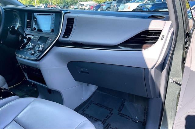 2018 Toyota Sienna XLE