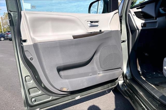 2018 Toyota Sienna XLE