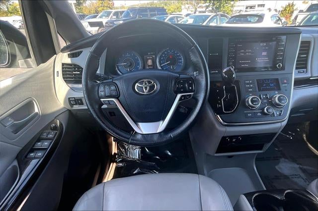 2018 Toyota Sienna XLE