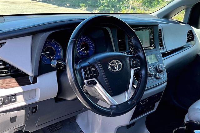 2018 Toyota Sienna XLE Premium