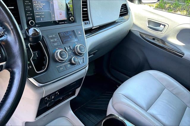 2018 Toyota Sienna XLE Premium