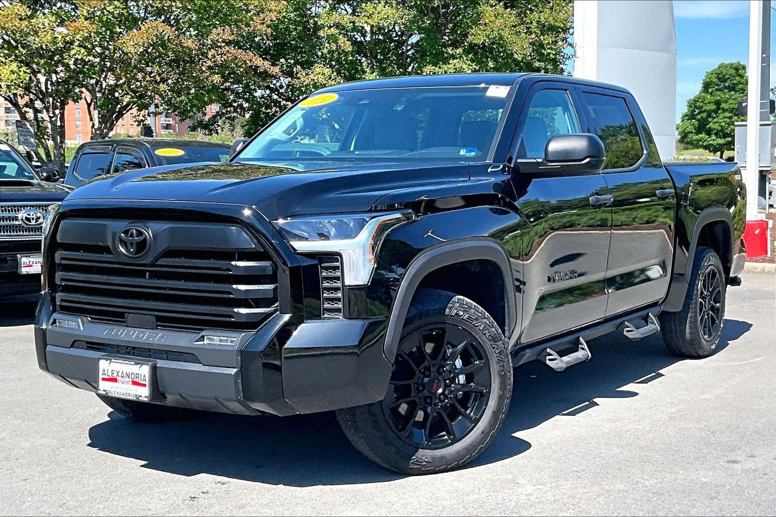 2023 Toyota Tundra 4WD SR5