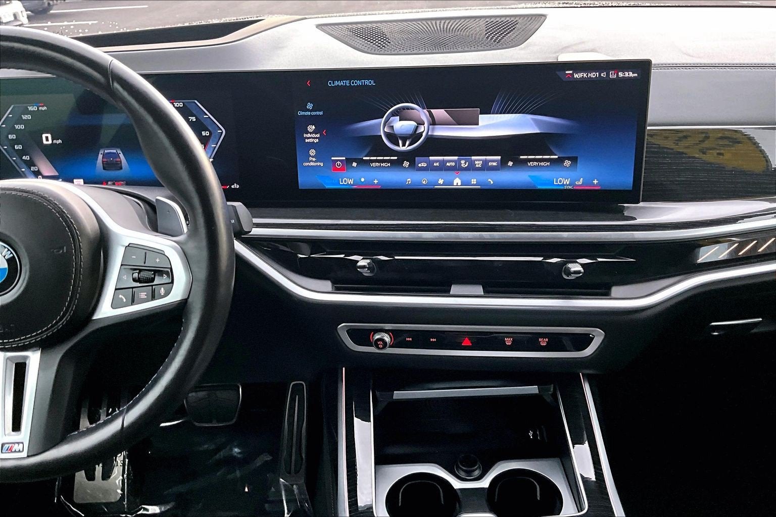 2024 BMW X7 M60i