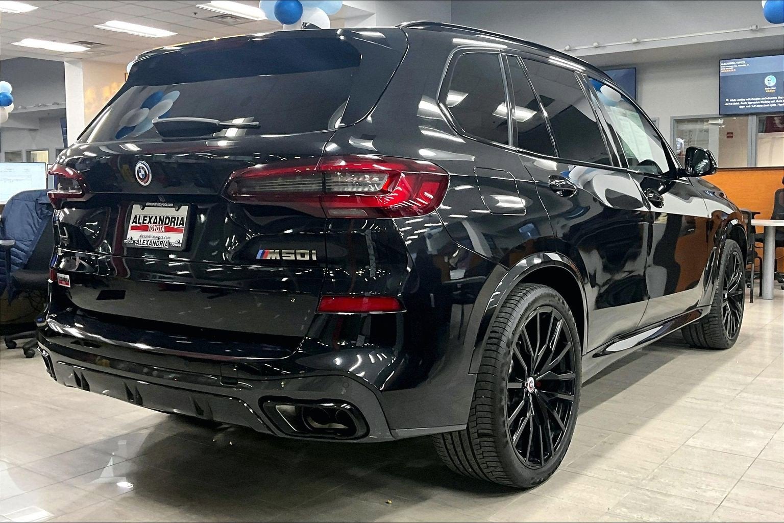 2023 BMW X5 M50i