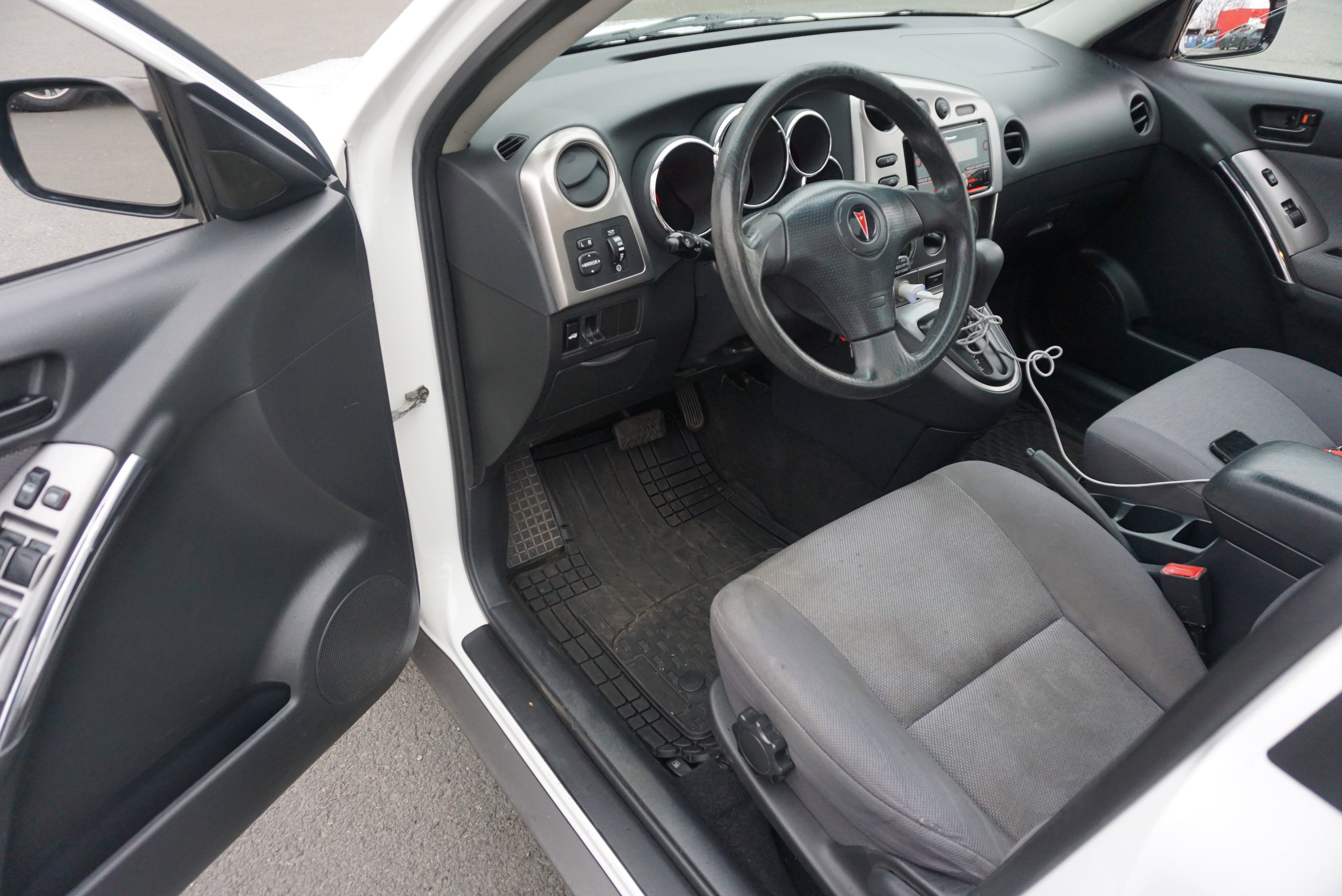 2003 Pontiac Vibe 4dr HB AWD