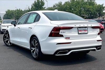 2021 Volvo S60 R-Design Expression