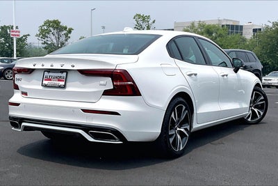 2021 Volvo S60 R-Design Expression