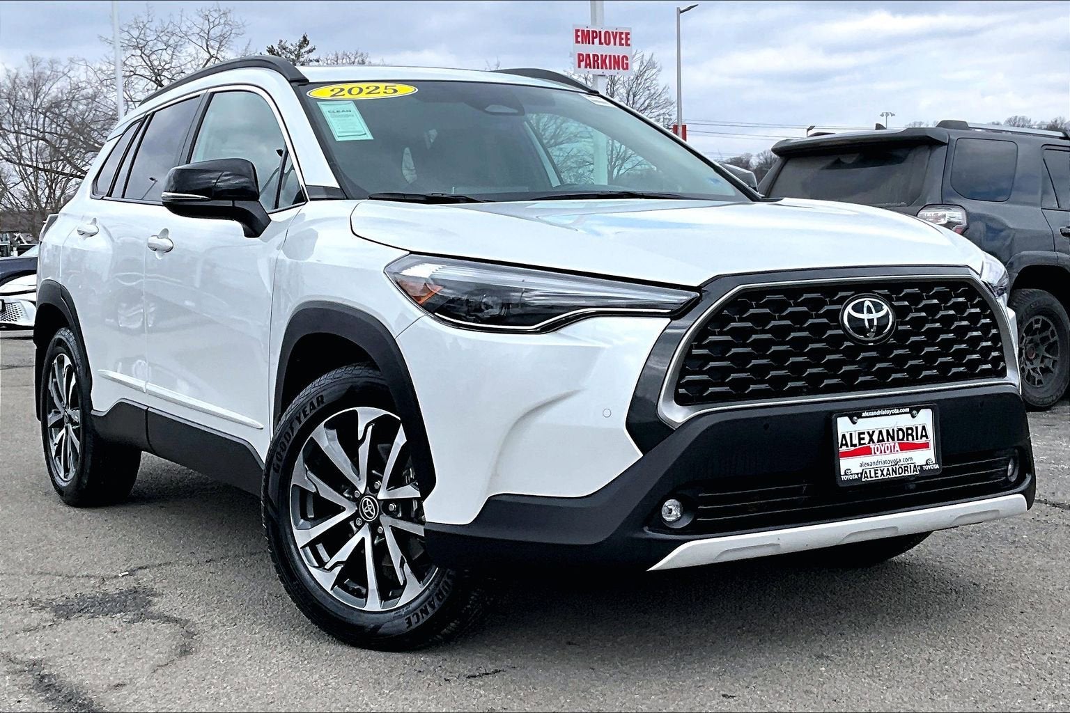 2025 Toyota Corolla Cross XLE