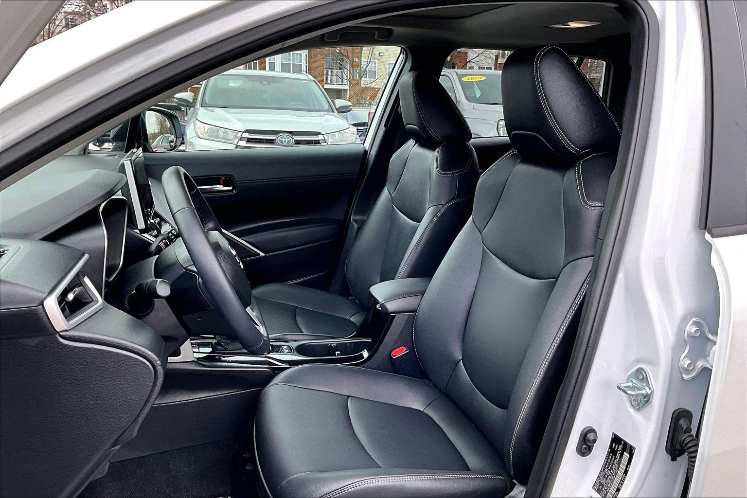 2025 Toyota Corolla Cross XLE