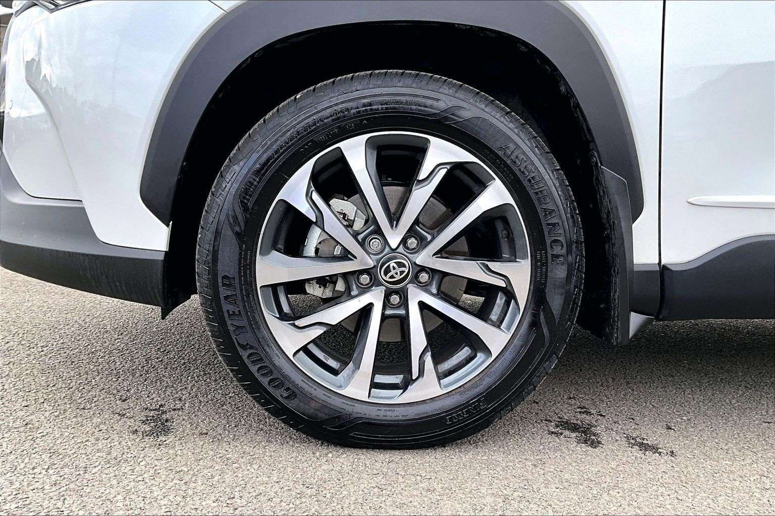 2025 Toyota Corolla Cross XLE