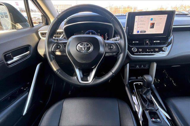 2025 Toyota Corolla Cross XLE