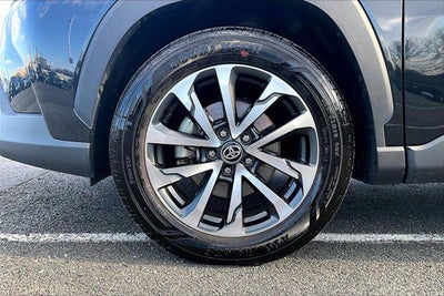 2025 Toyota Corolla Cross XLE