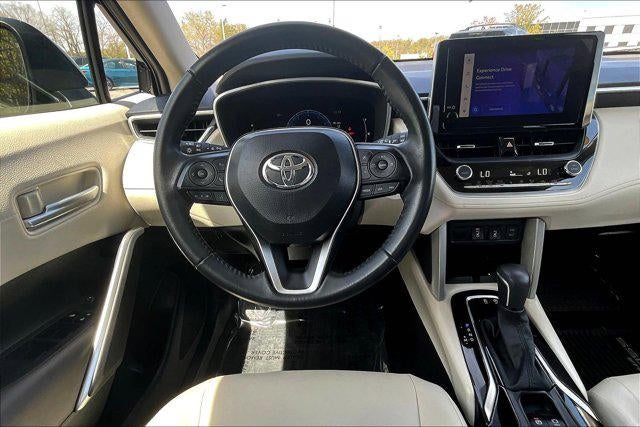 2024 Toyota Corolla Cross XLE