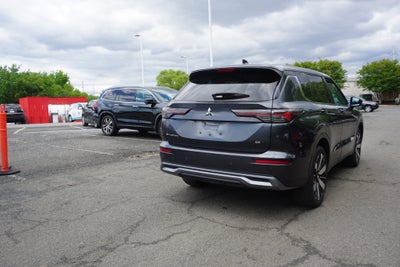 2025 Mitsubishi Outlander SE
