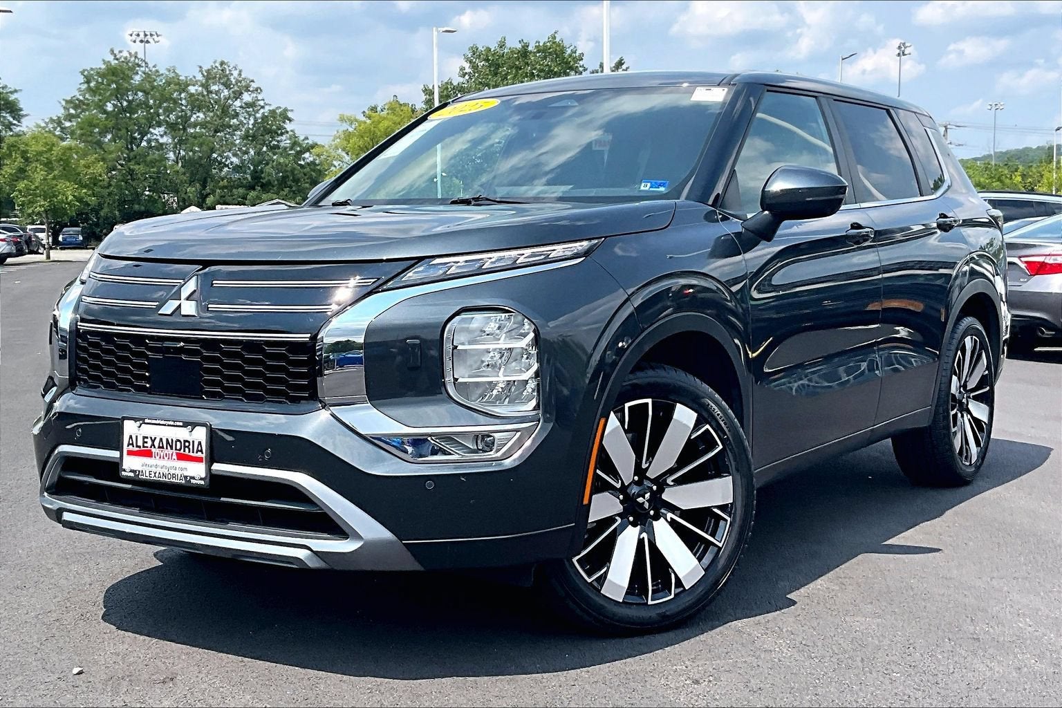 2025 Mitsubishi Outlander SE