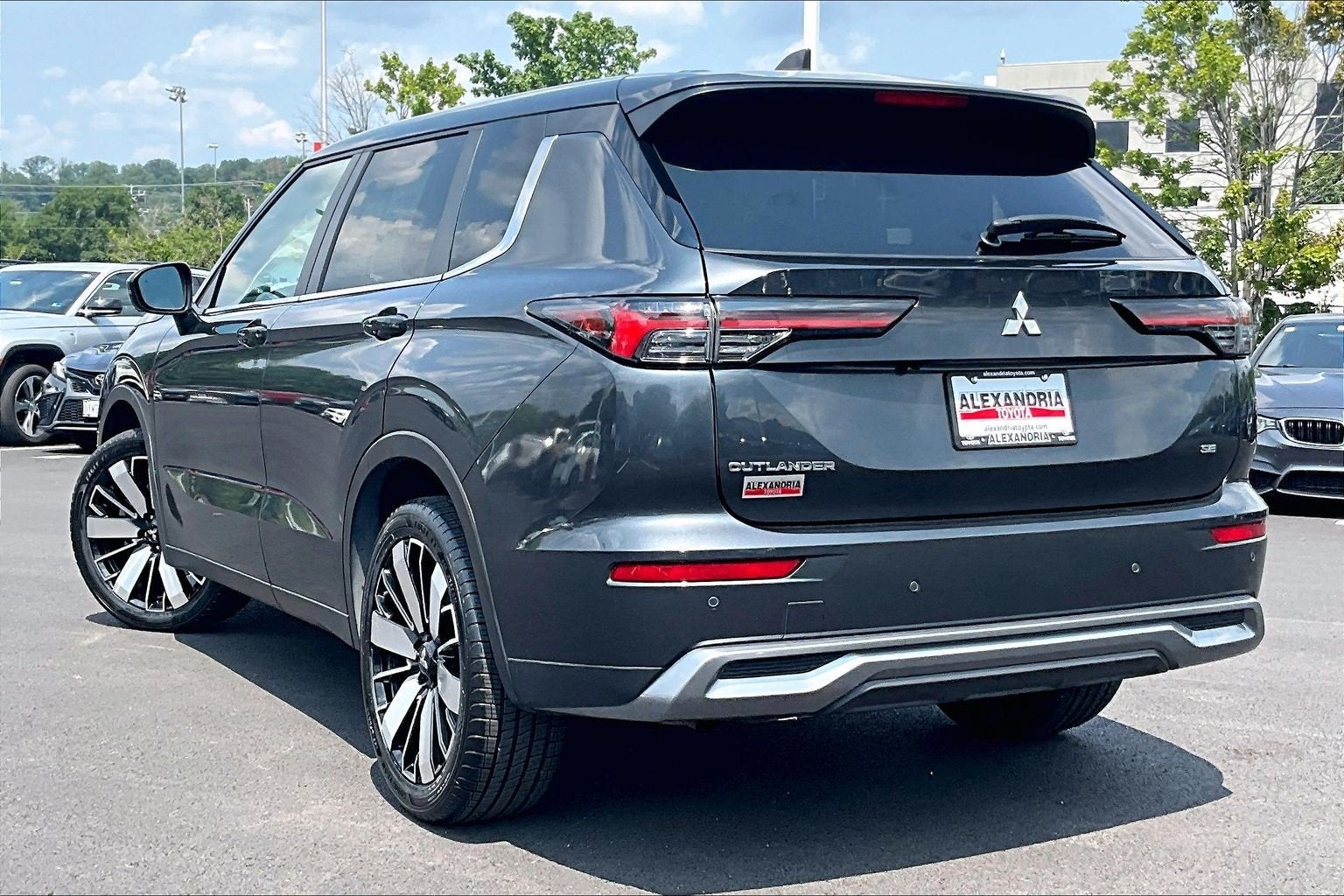 2025 Mitsubishi Outlander SE