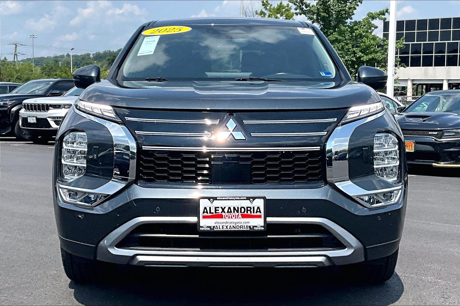 2025 Mitsubishi Outlander SE