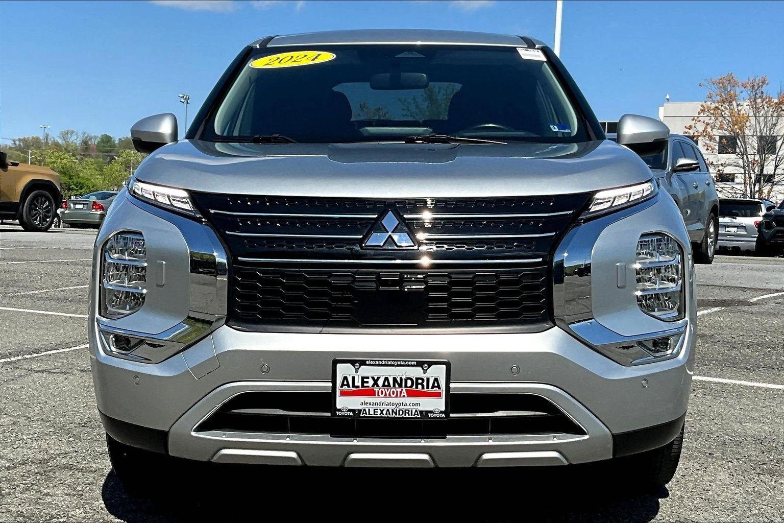 2024 Mitsubishi Outlander SE