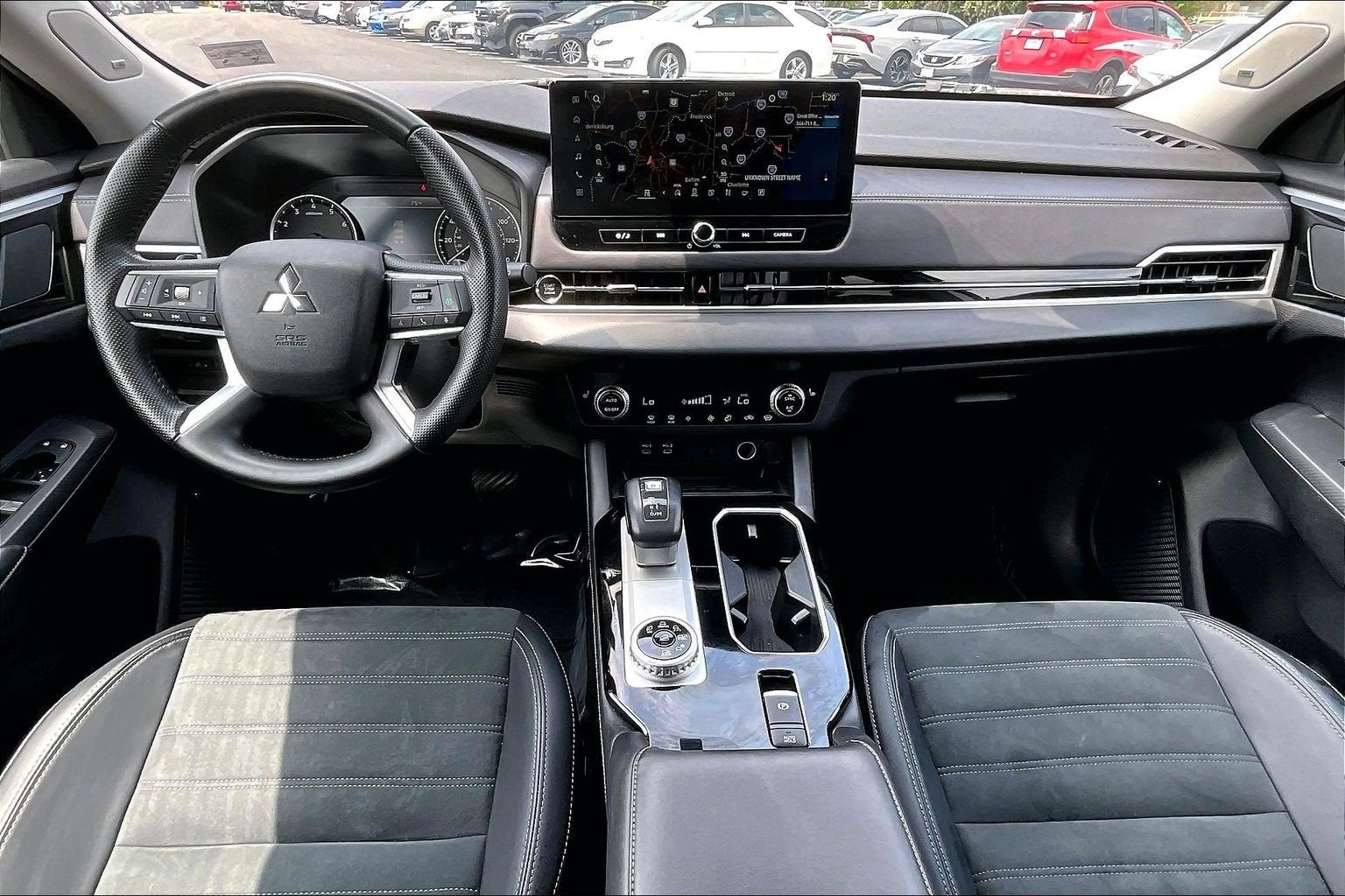 2025 Mitsubishi Outlander SE