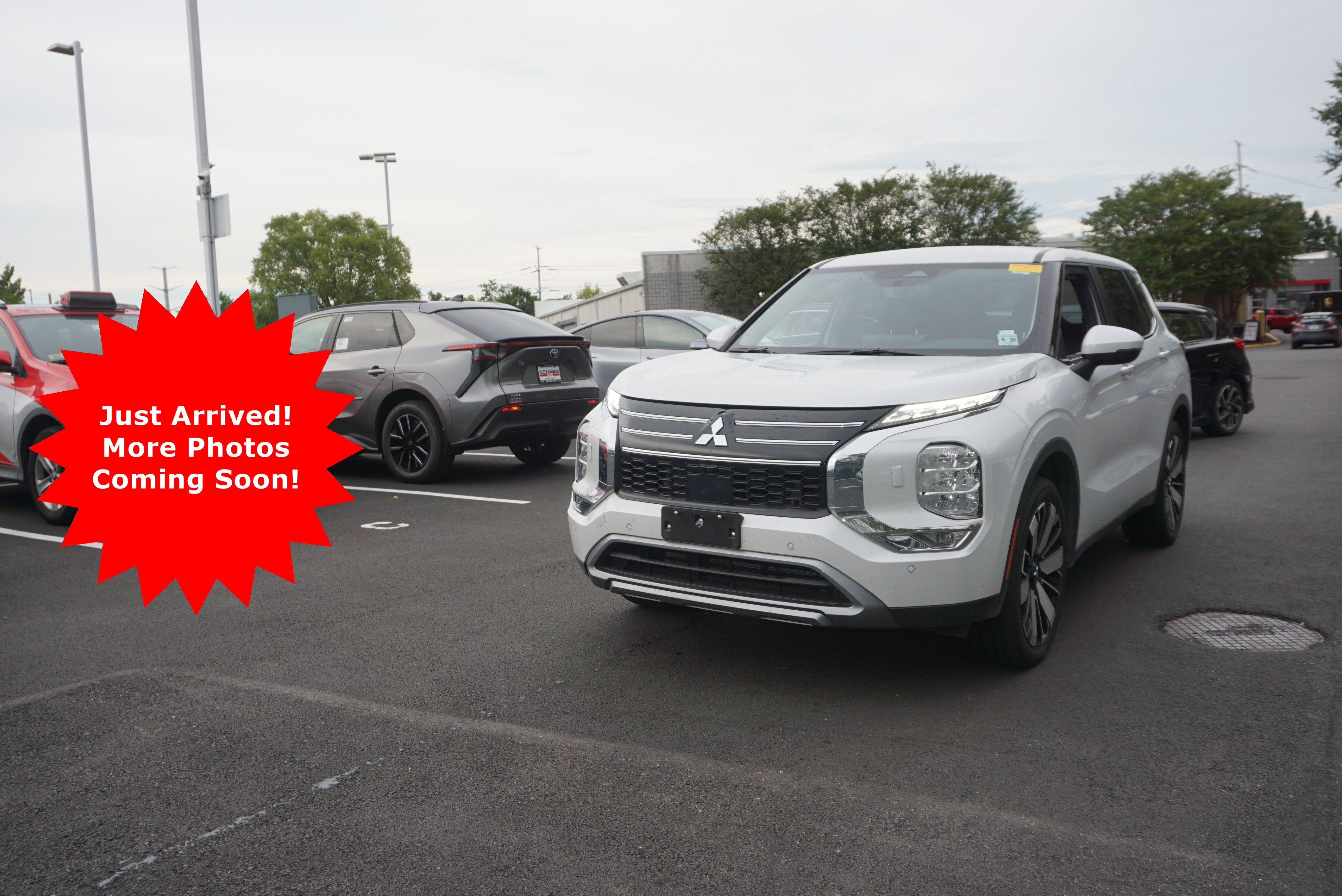 2025 Mitsubishi Outlander SE