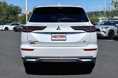 2025 Mitsubishi Outlander SE