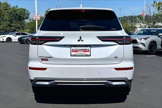 2025 Mitsubishi Outlander SE