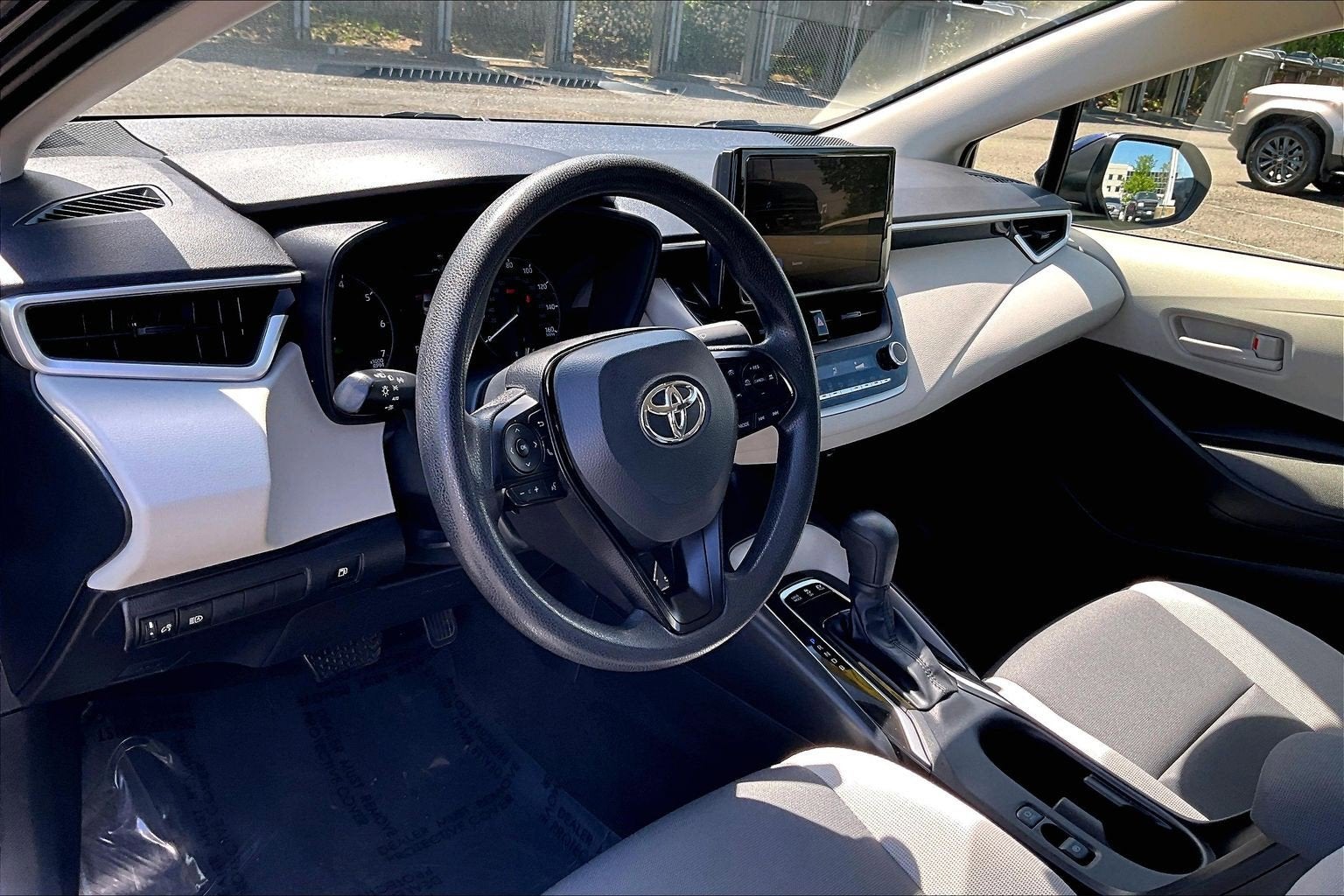 2025 Toyota Corolla Hybrid LE