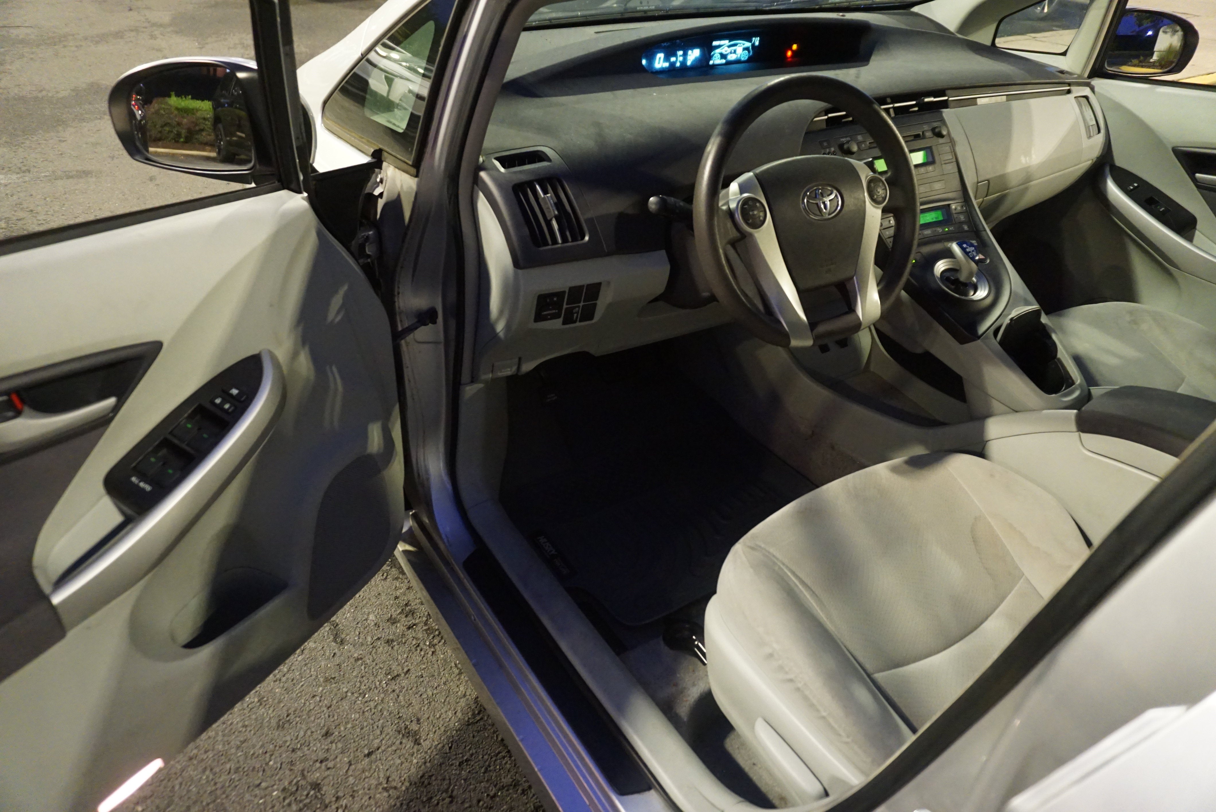 2010 Toyota Prius II